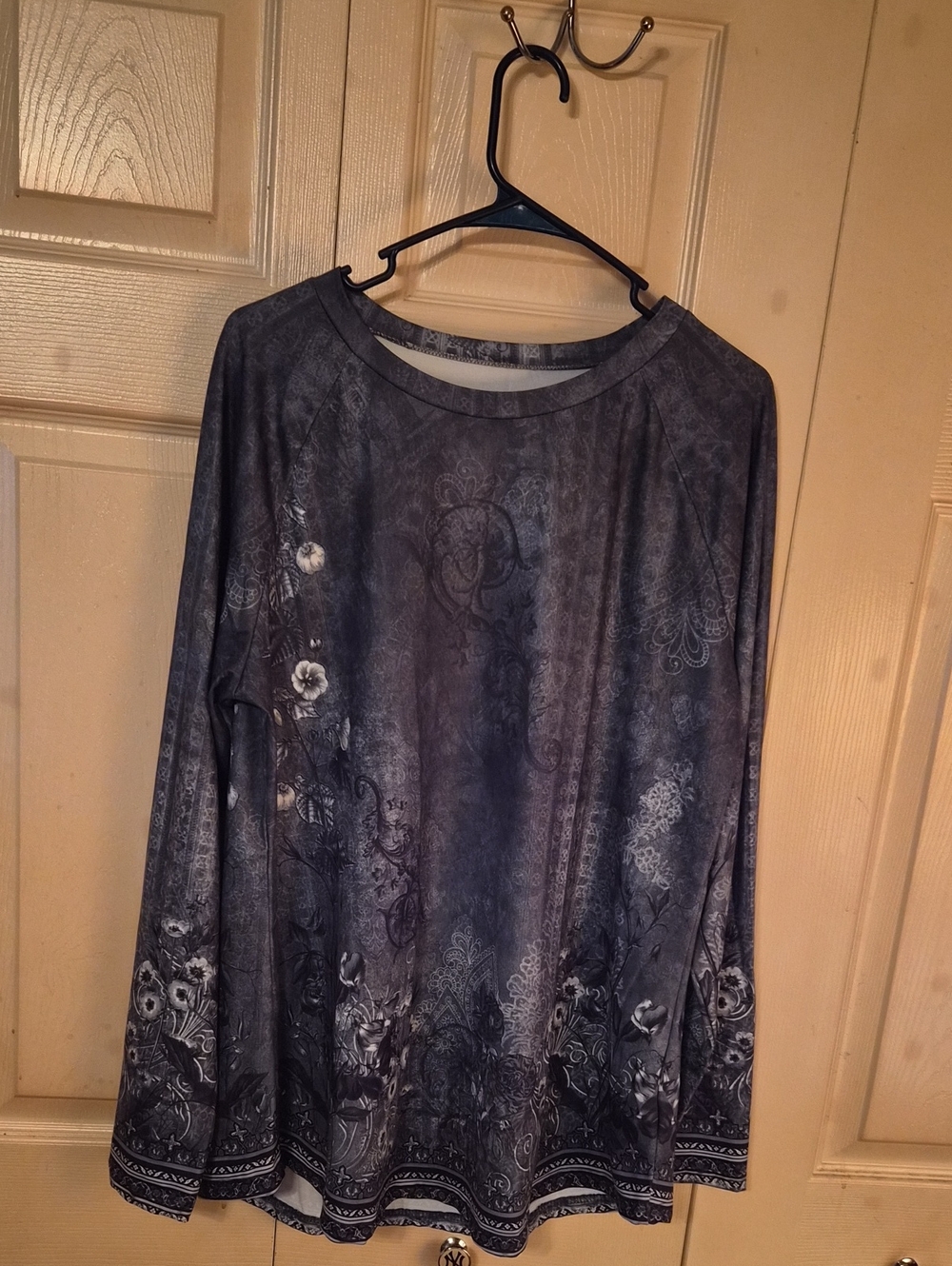 Long Sleeve Floral-Print Tunic Top in Slate Gray